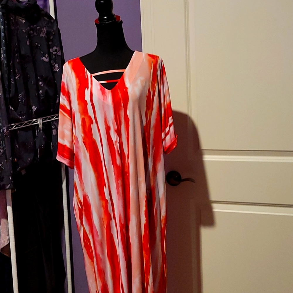 NWOT, Pull on, water color print, short sleeved maxi dress w/side splits.